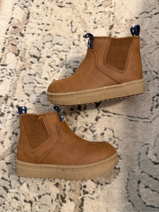 Cat & Jack Other - Cat & Jack Tan Chelsea Boots with Navy Pull Tabs